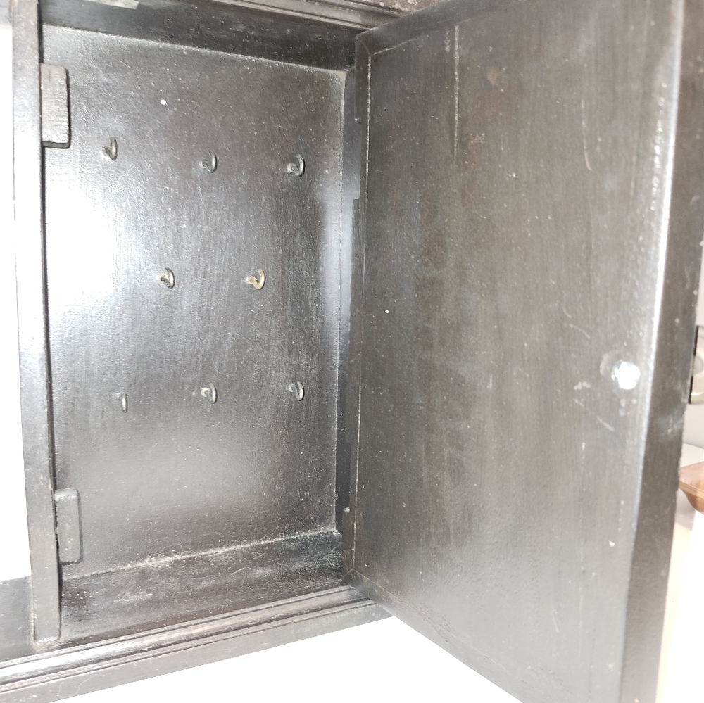Navy blue carved wood wall mount key storage box - Picture 4 of 7